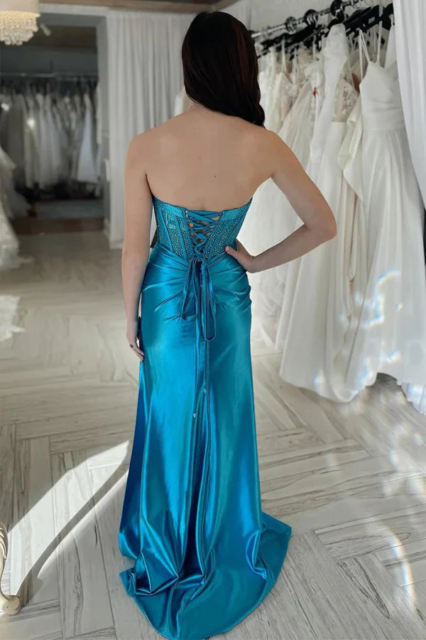 Vestidos de fiesta sin tirantes y con abertura